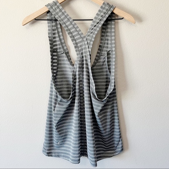 ZYIA Active Gray Nimbus Split Criss Cross Back Striped Tank Top Sz Medium EUC - Picture 5 of 7